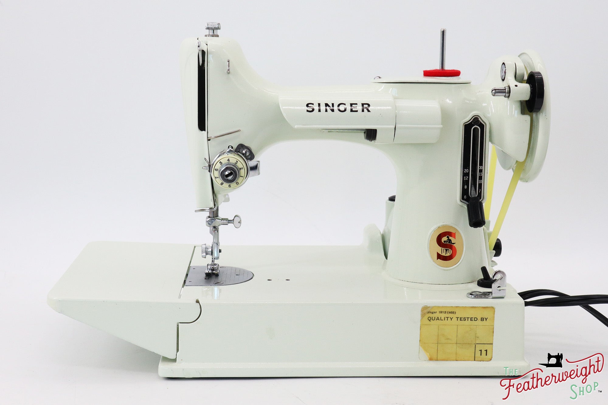 Singer Featherweight 221 Sewing Machine, WHITE - EV98939*