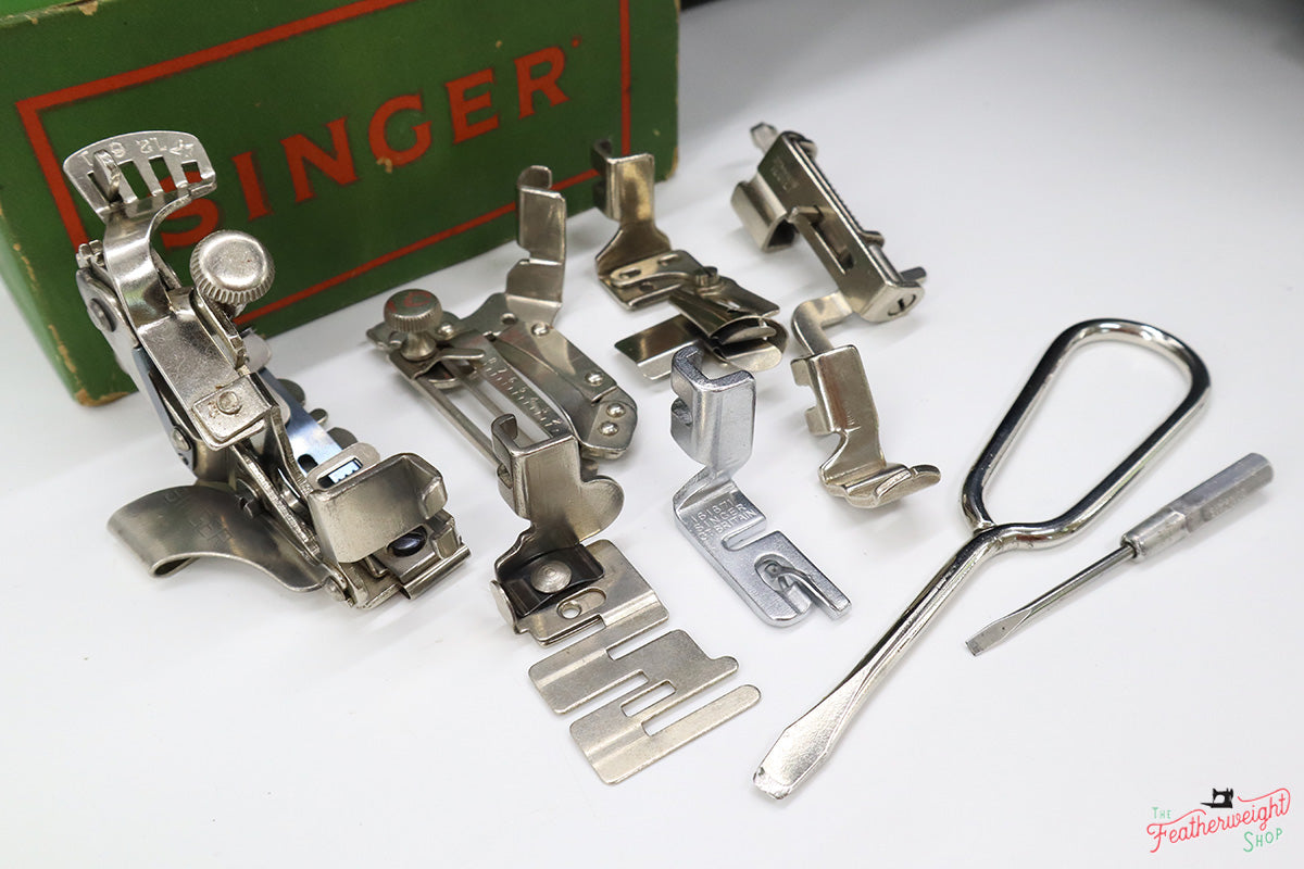 Singer Featherweight 222K Sewing Machine EM60467*