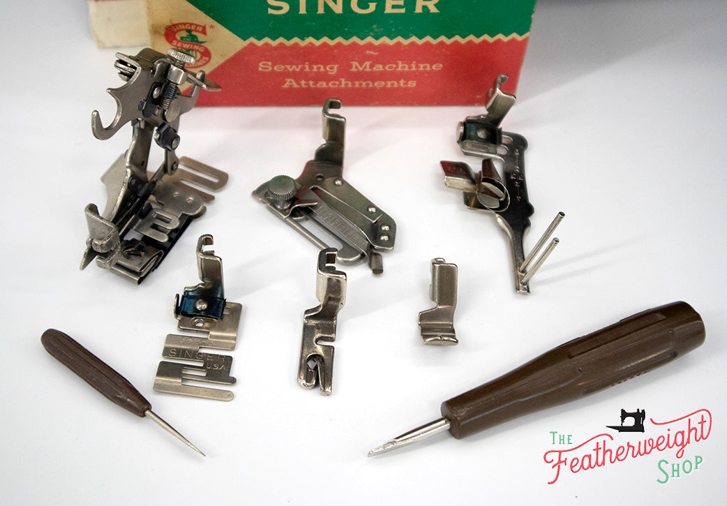 Singer Featherweight 221K Sewing Machine, RED "S" ES247***