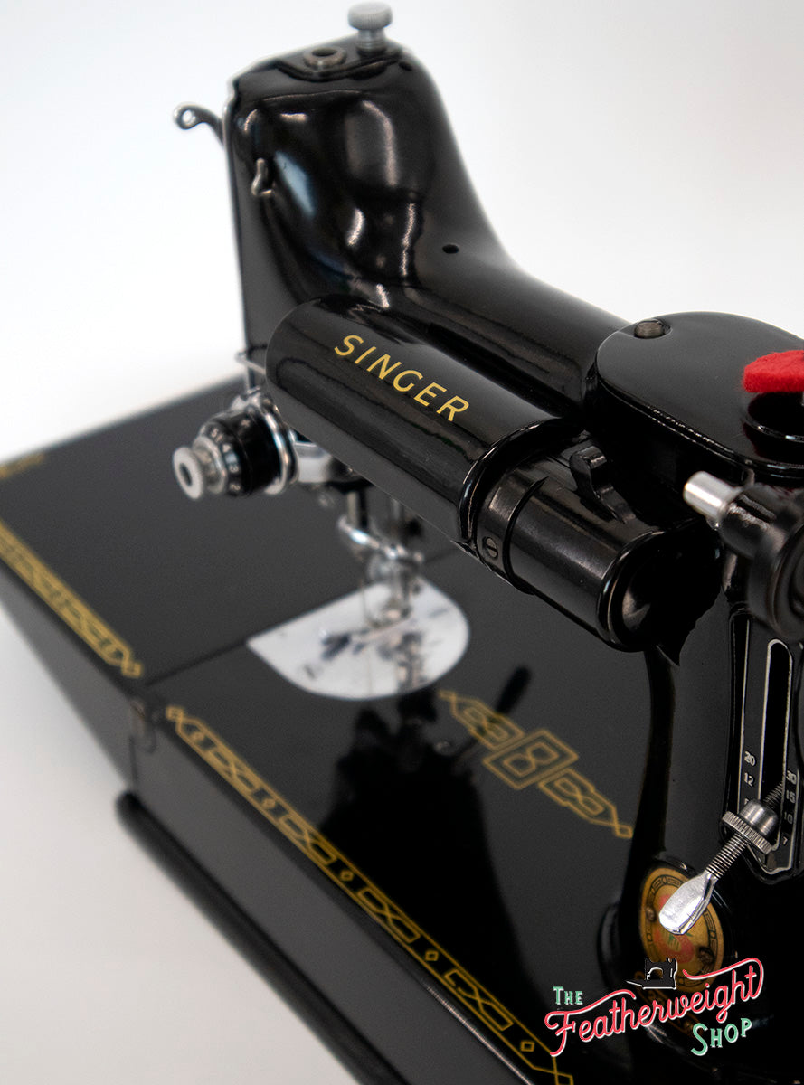 Singer Featherweight 221K Sewing Machine, RED "S" ES247***