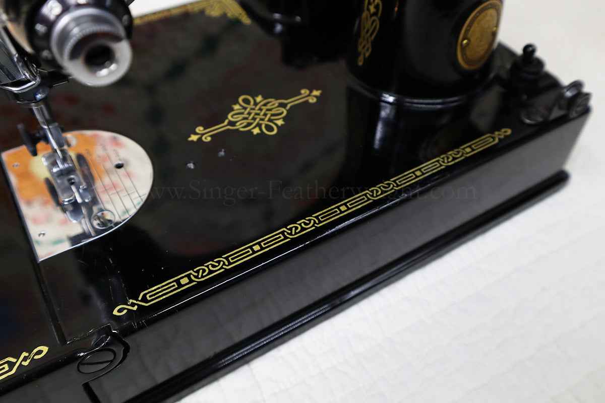 Singer Featherweight 221 Sewing Machine, AL169***