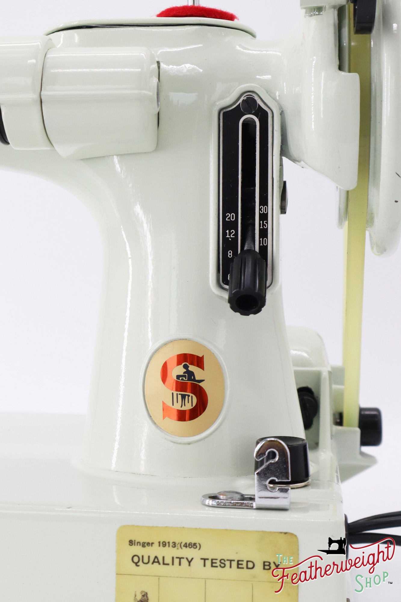 Singer Featherweight 221 Sewing Machine, WHITE - EY995***