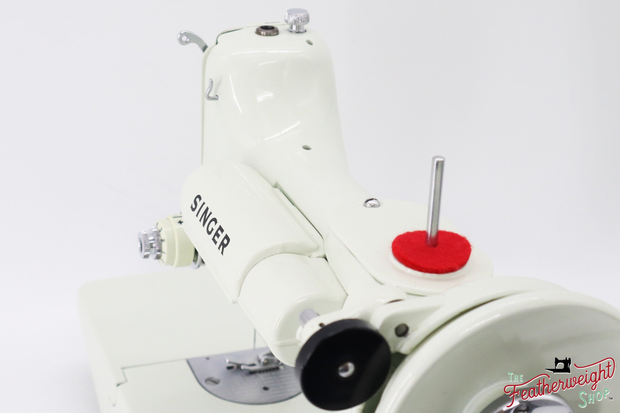 Singer Featherweight 221 Sewing Machine, WHITE - EY995***