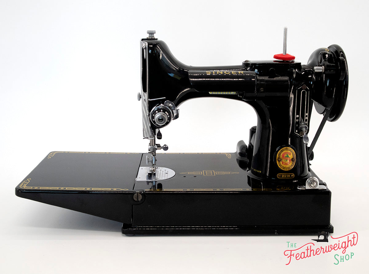 Singer Featherweight 221K Sewing Machine, RED "S" ES247***