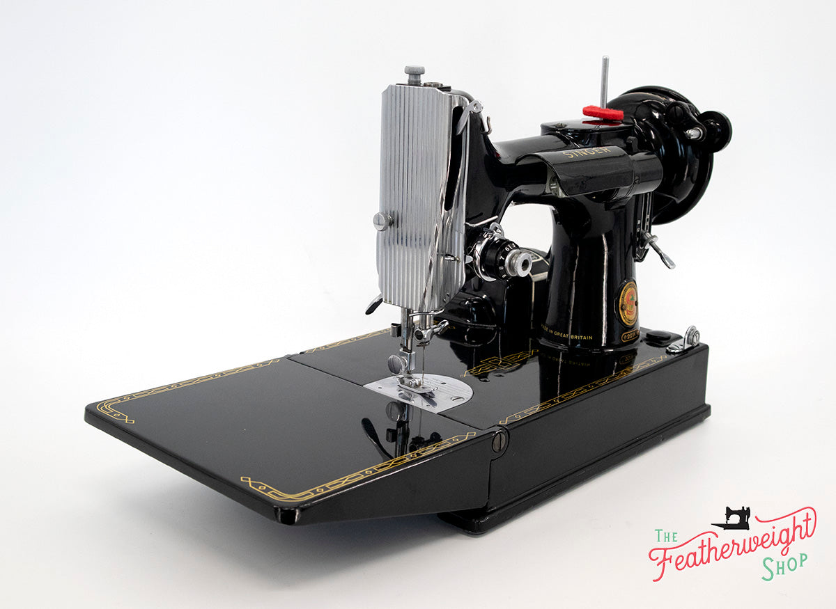 Singer Featherweight 221K Sewing Machine, RED "S" ES247***
