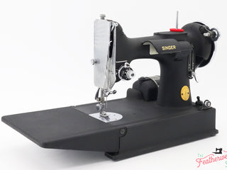 Load image into Gallery viewer, Singer Featherweight 221 Sewing Machine, Rare - WRINKLE AF5893**