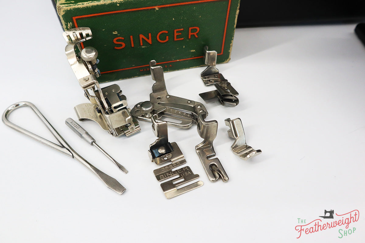 Singer Featherweight 221 Sewing Machine, AE987***