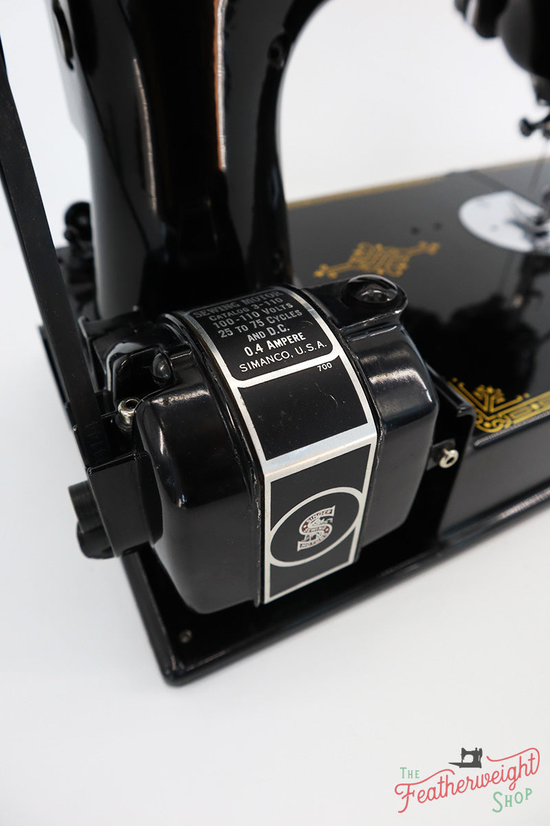 Singer Featherweight 221 Sewing Machine, AE987***