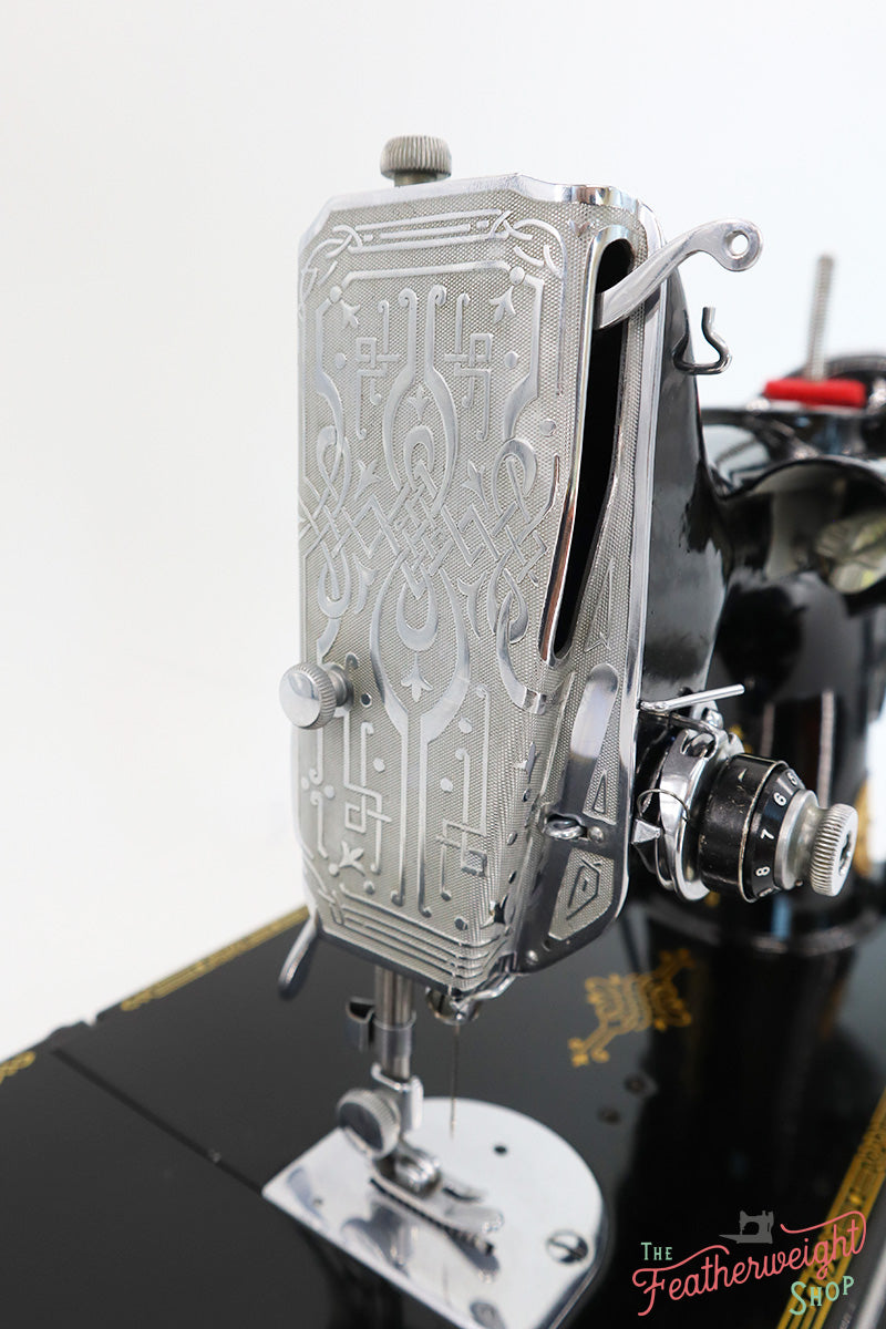Singer Featherweight 221 Sewing Machine, AE987***