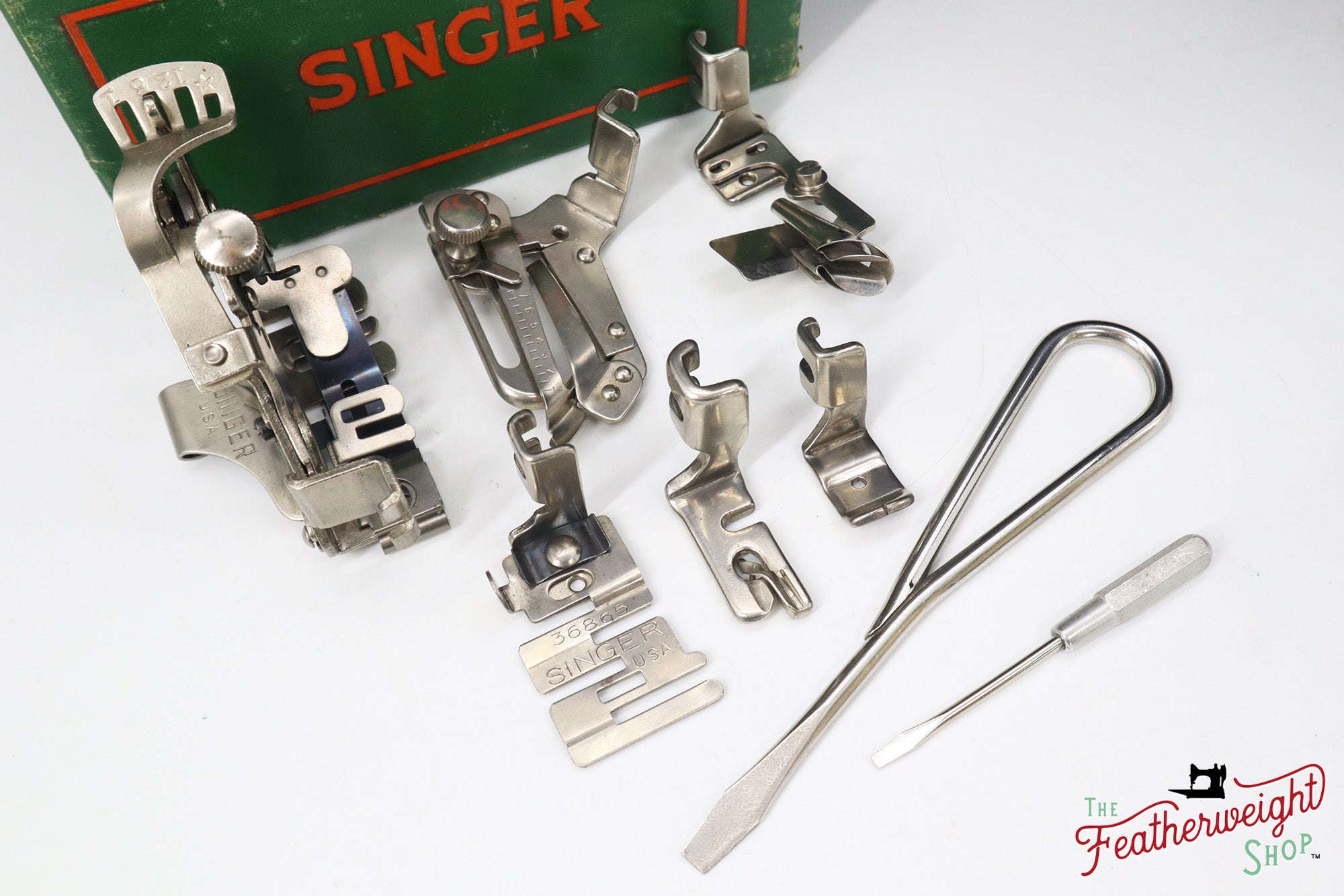 Singer Featherweight 221 Sewing Machine, AH207*** - 1947