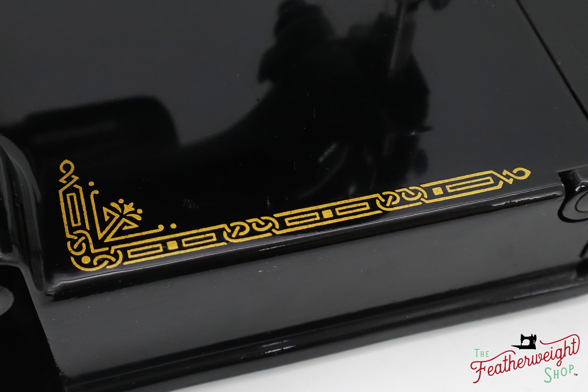 Singer Featherweight 221 Sewing Machine, AH207*** - 1947