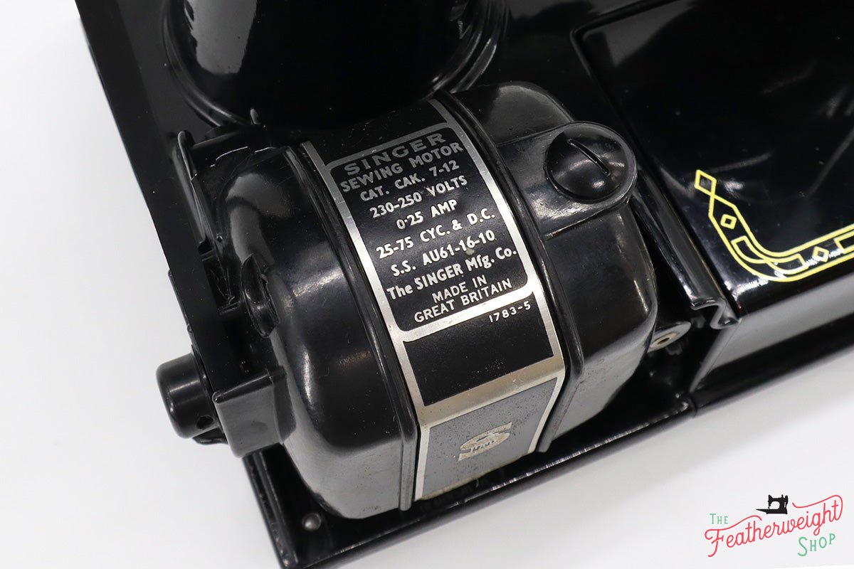 Singer Featherweight 222K Sewing Machine, RED "S" EP7604**