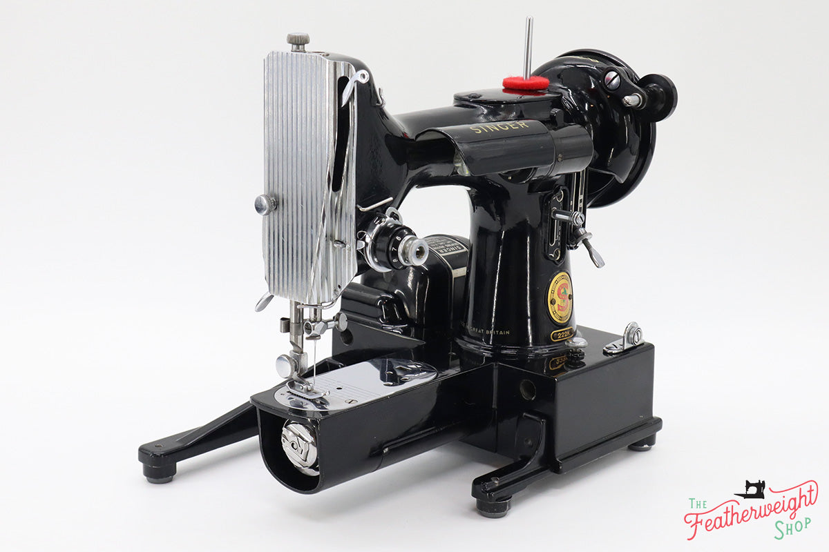 Singer Featherweight 222K Sewing Machine, RED "S" EP7604**