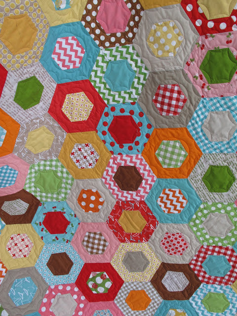 quilt using the lori holt hexagon ruler