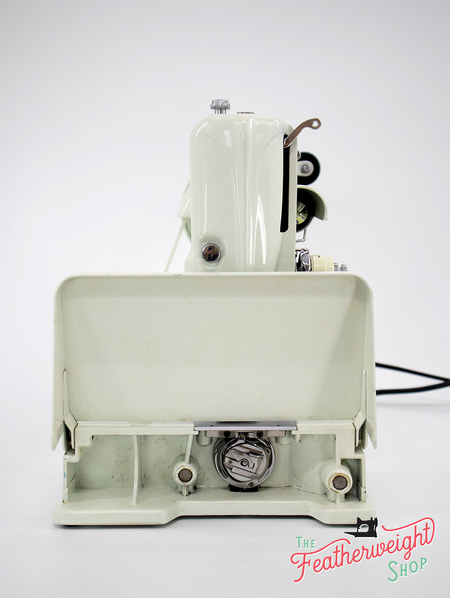 Singer Featherweight 221 Sewing Machine, WHITE EV967***