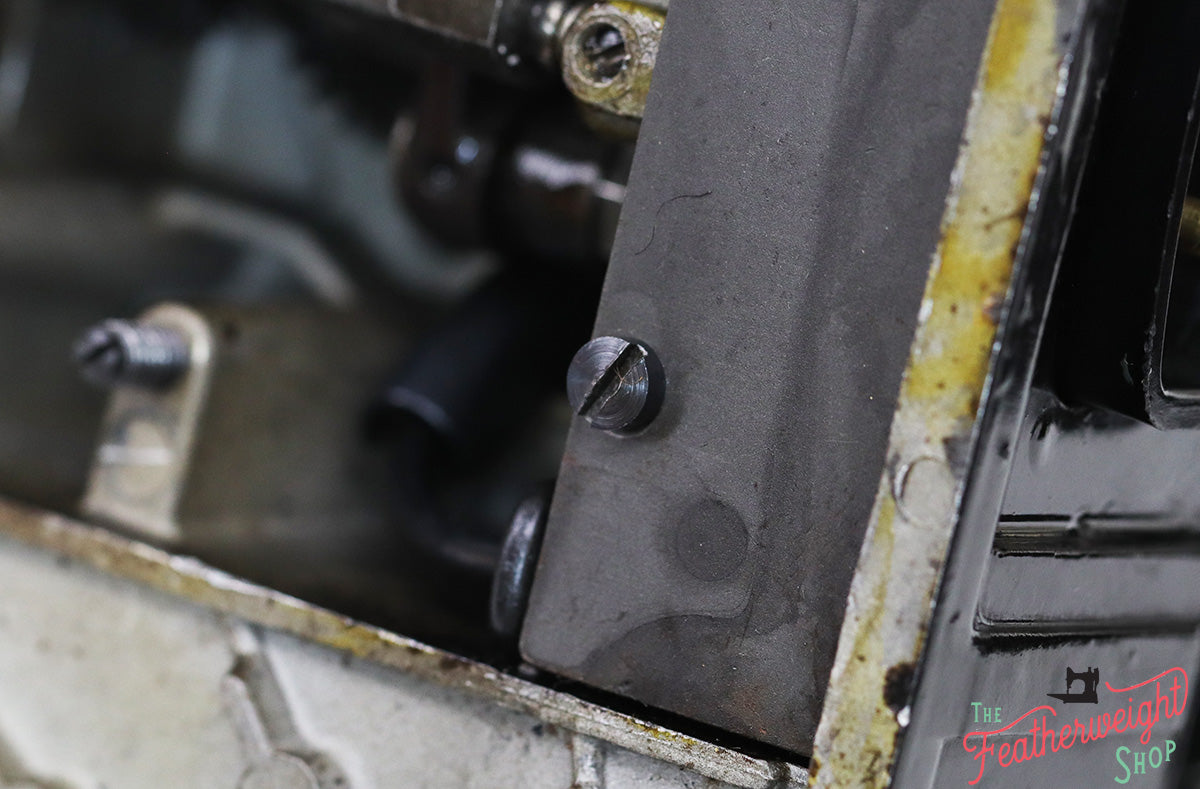 Screw, Terminal Box Cover - 222K Singer (Vintage Original)