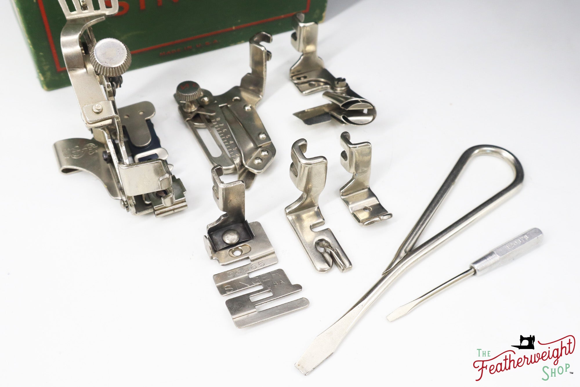 Singer Featherweight 221 Sewing machine, "First-Run" 1933 AD5473** - Fully Restored in Gloss Black