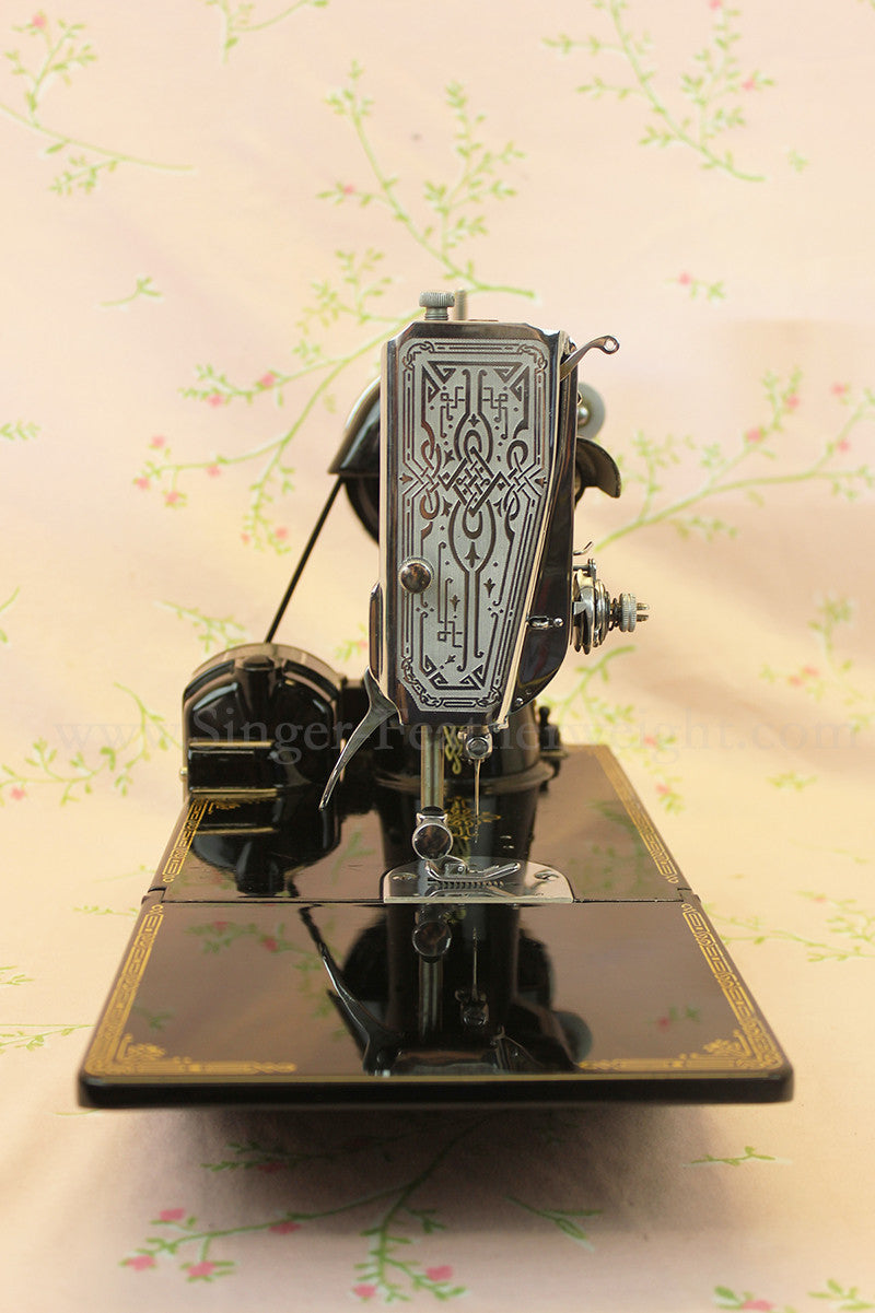 Singer Featherweight 221 Sewing machine, 1933 AD546***