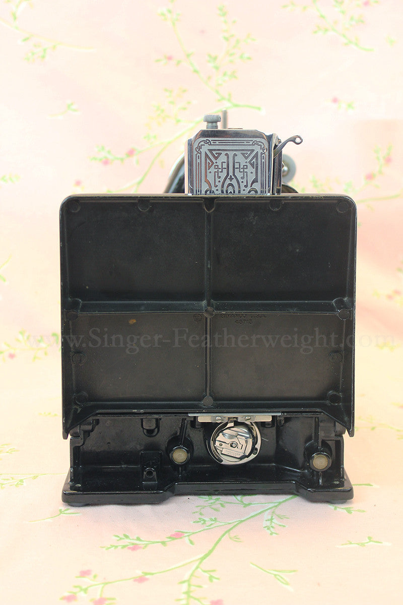 Singer Featherweight 221 Sewing machine, 1933 AD546***