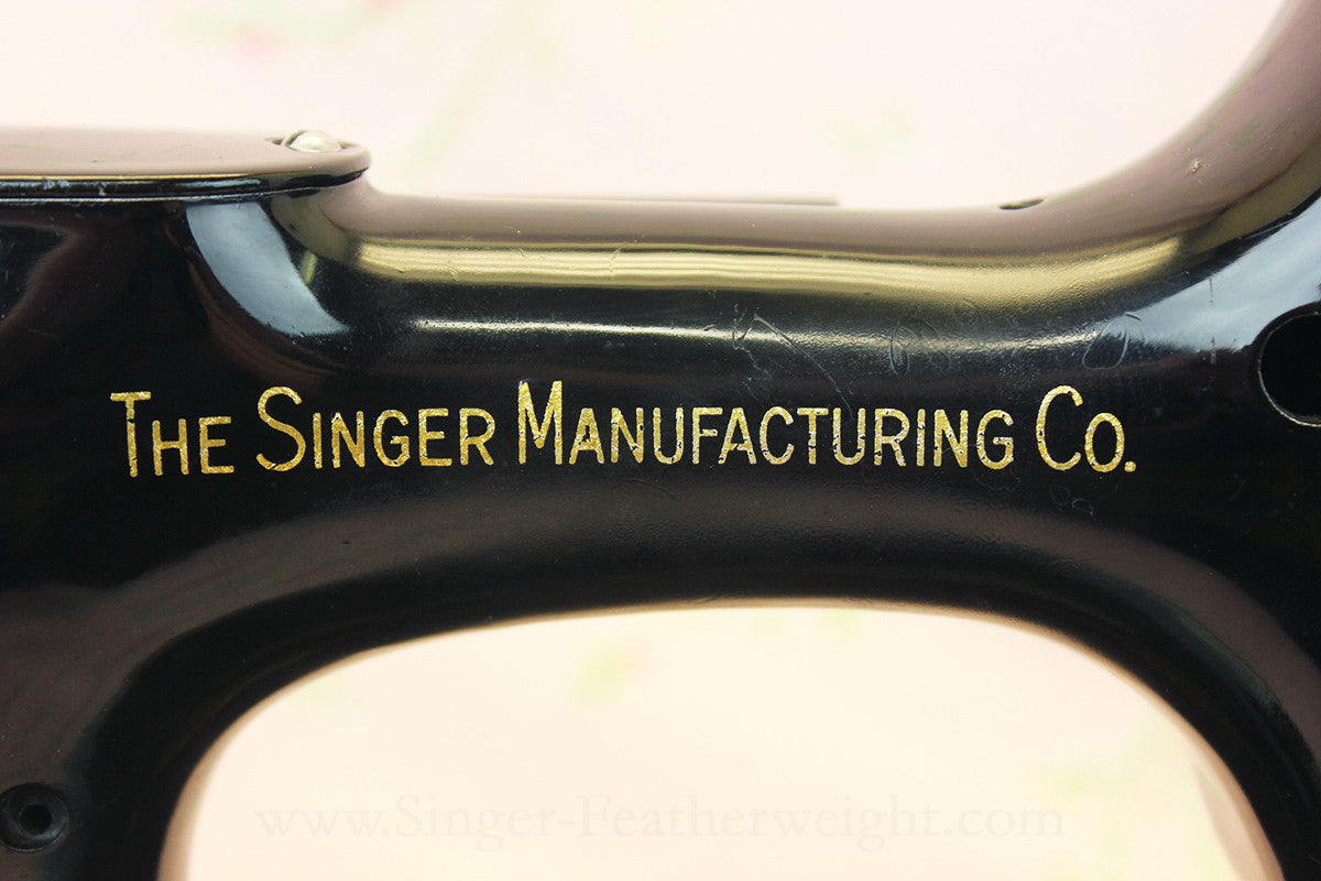 Singer Featherweight 221 Sewing machine, 1933 AD546***