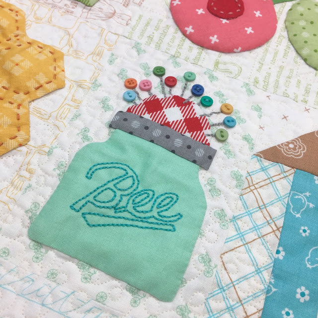 Sew Simple Shapes, BEE HAPPY by Lori Holt of Bee in My Bonnet