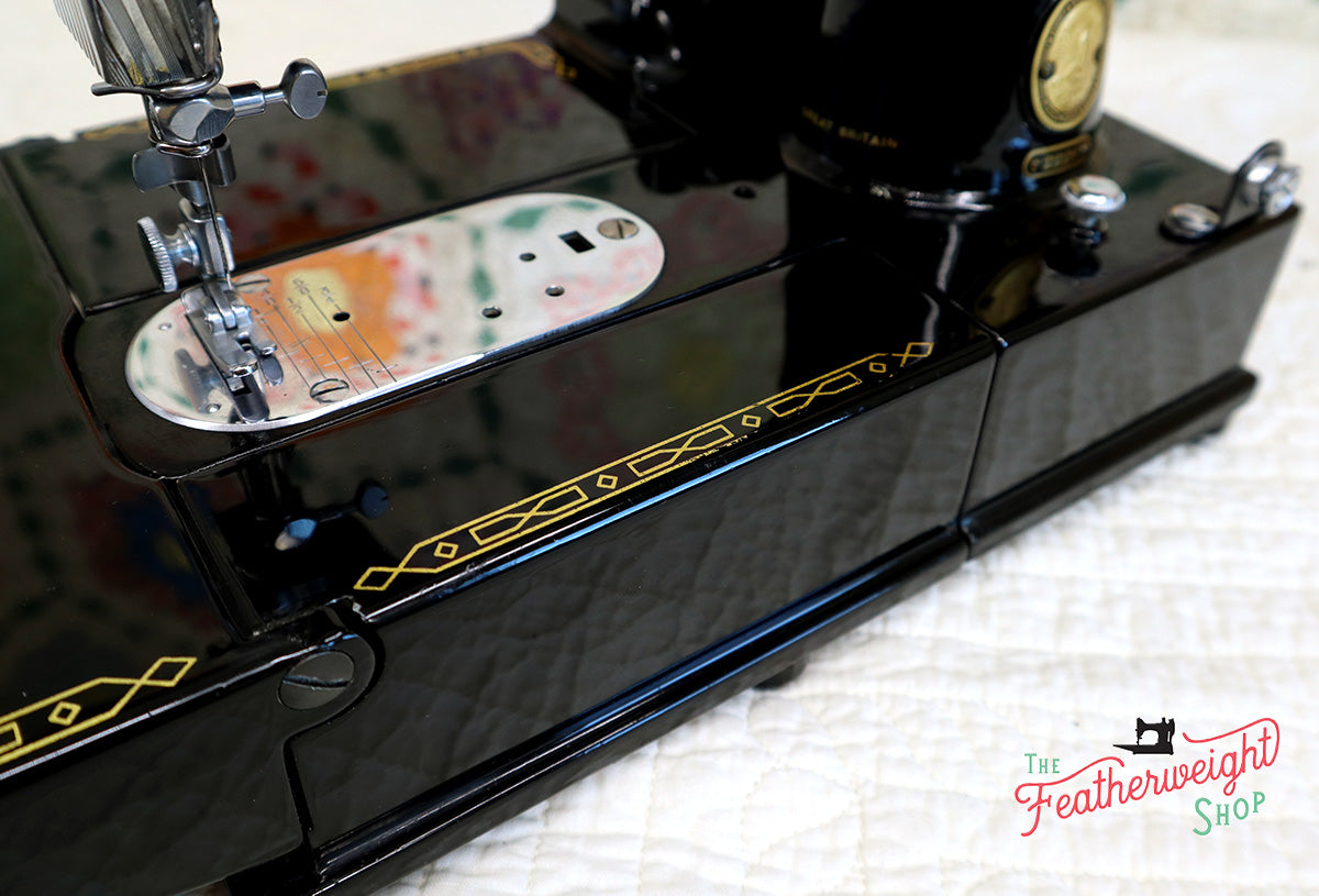 Singer Featherweight 222K Sewing Machine EK62883*