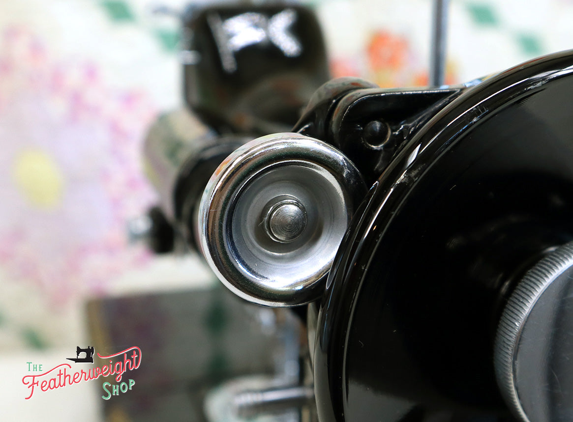 Singer Featherweight 222K Sewing Machine EK62883*