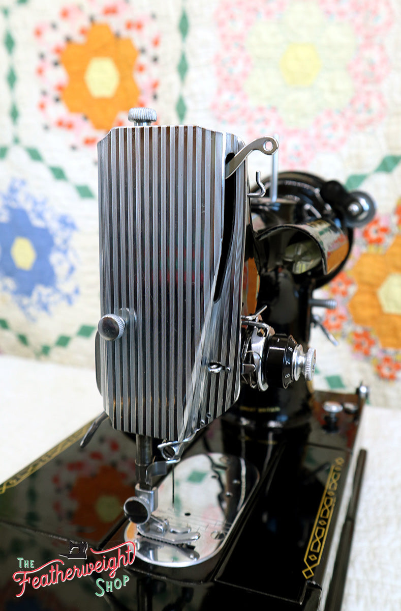 Singer Featherweight 222K Sewing Machine EK62883*
