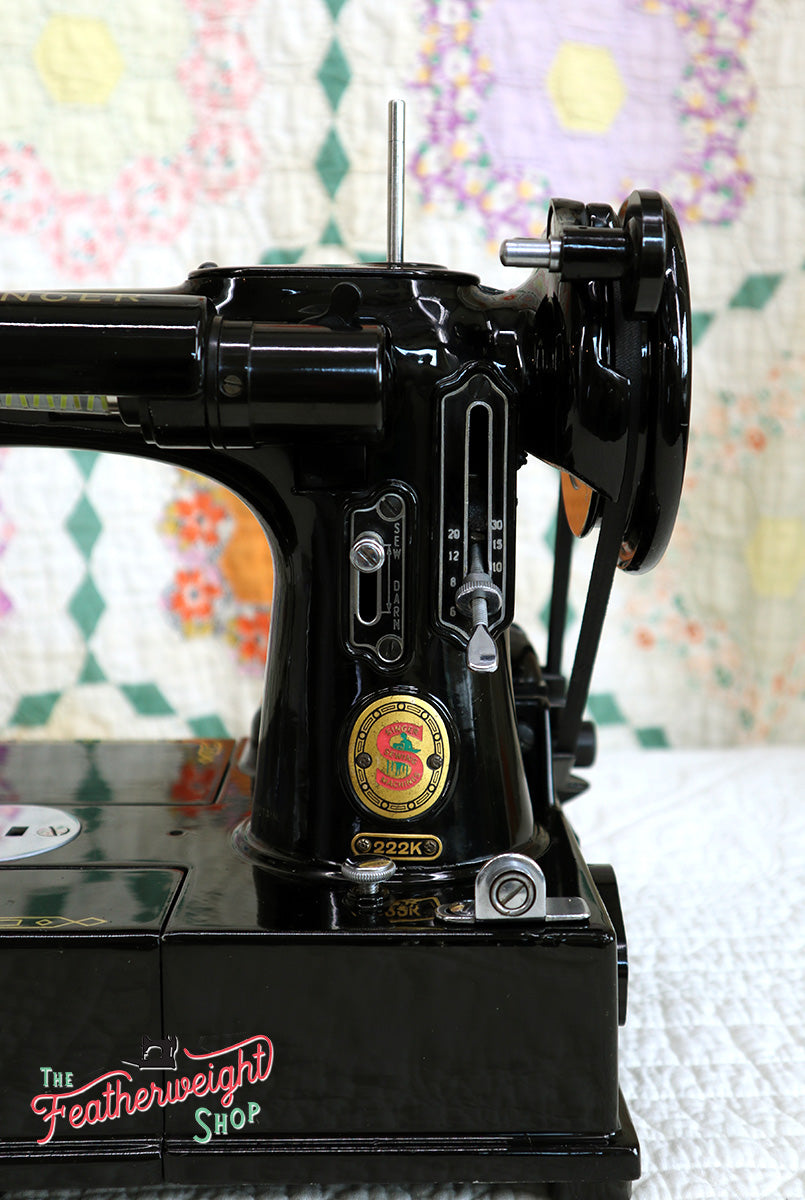 Singer Featherweight 222K Sewing Machine, RED "S" ER022***