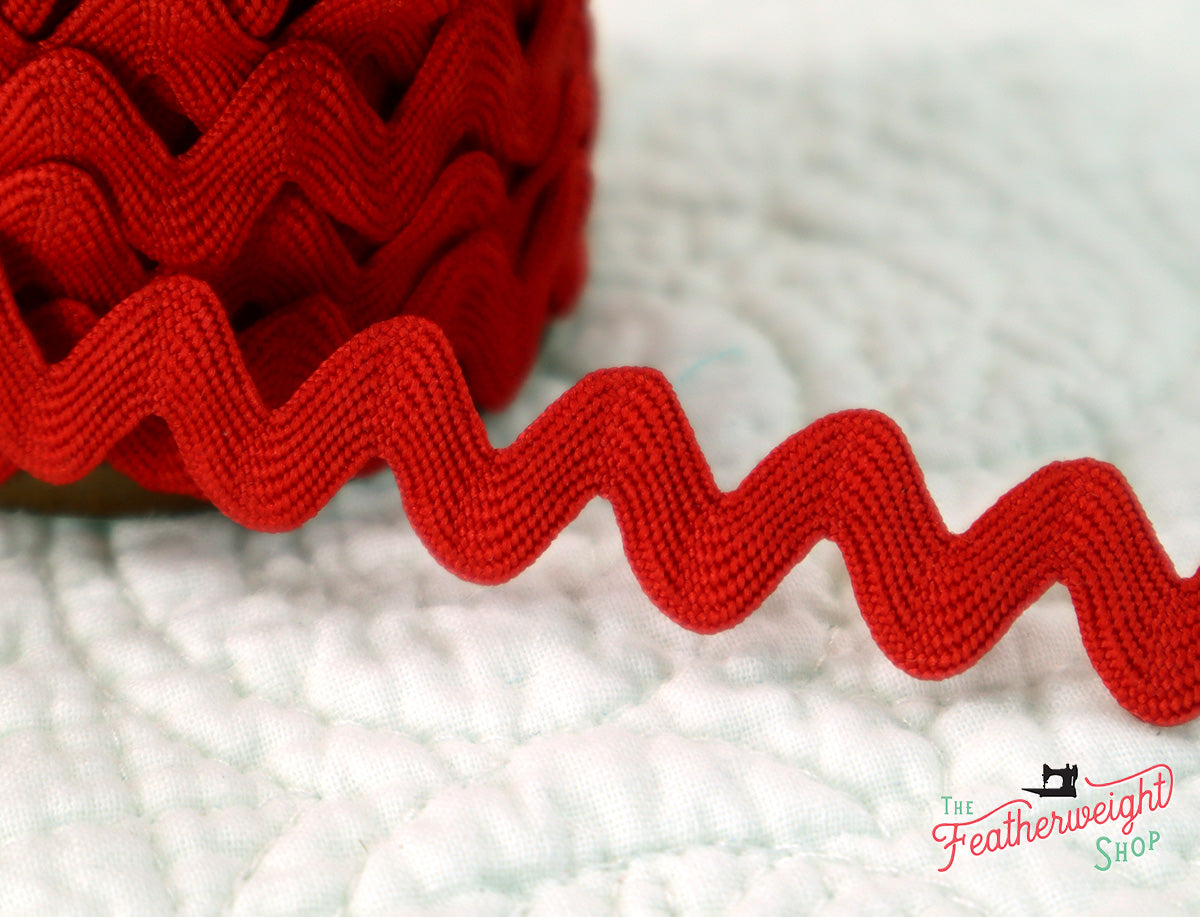 5/8" Inch RILEY RED VINTAGE TRIM Large RIC RAC by Lori Holt (by the yard)