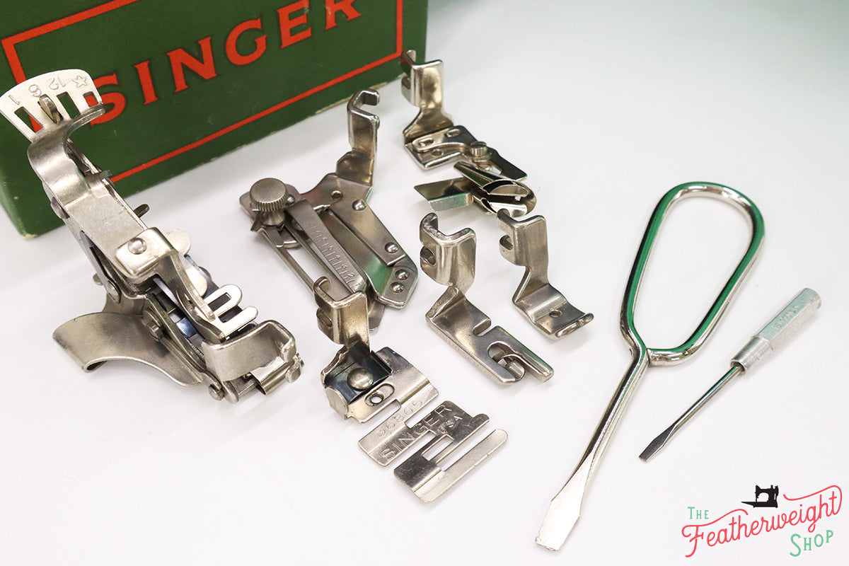 Singer Featherweight 222K Sewing Machine EJ9108** - Fully Restored in Minty Mint Candy Green