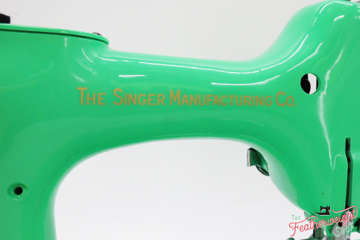 Singer Featherweight 222K Sewing Machine EJ9108** - Fully Restored in Minty Mint Candy Green