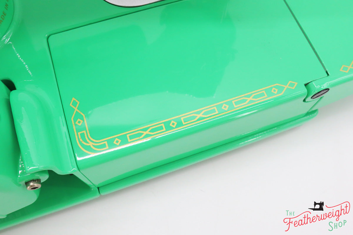 Singer Featherweight 222K Sewing Machine EJ9108** - Fully Restored in Minty Mint Candy Green