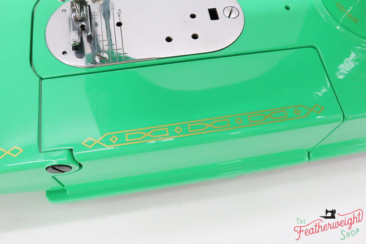 Singer Featherweight 222K Sewing Machine EJ9108** - Fully Restored in Minty Mint Candy Green