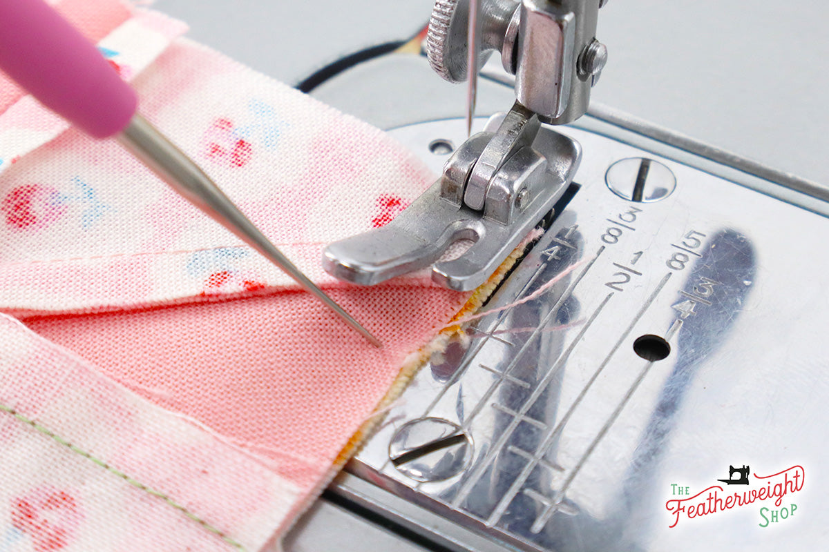 Stiletto Tool by Tulip - PINK