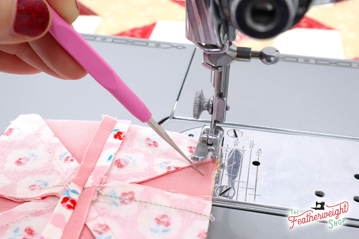 Stiletto Tool by Tulip - PINK