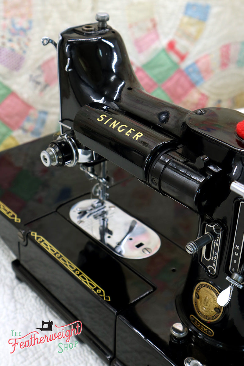 Singer Featherweight 222K Sewing Machine EM957***