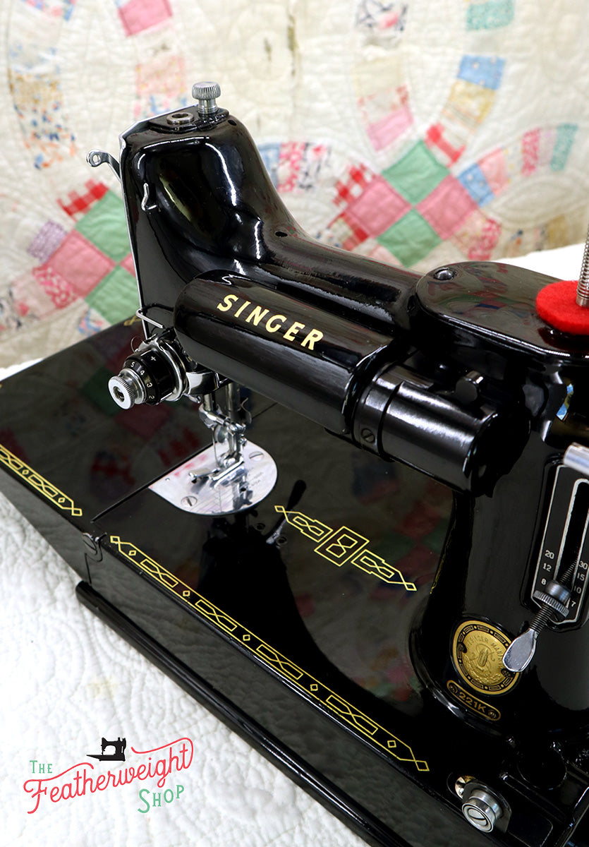 Singer Featherweight 221K Sewing Machine EL539***