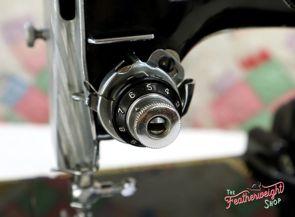Singer Featherweight 221K Sewing Machine EL539***