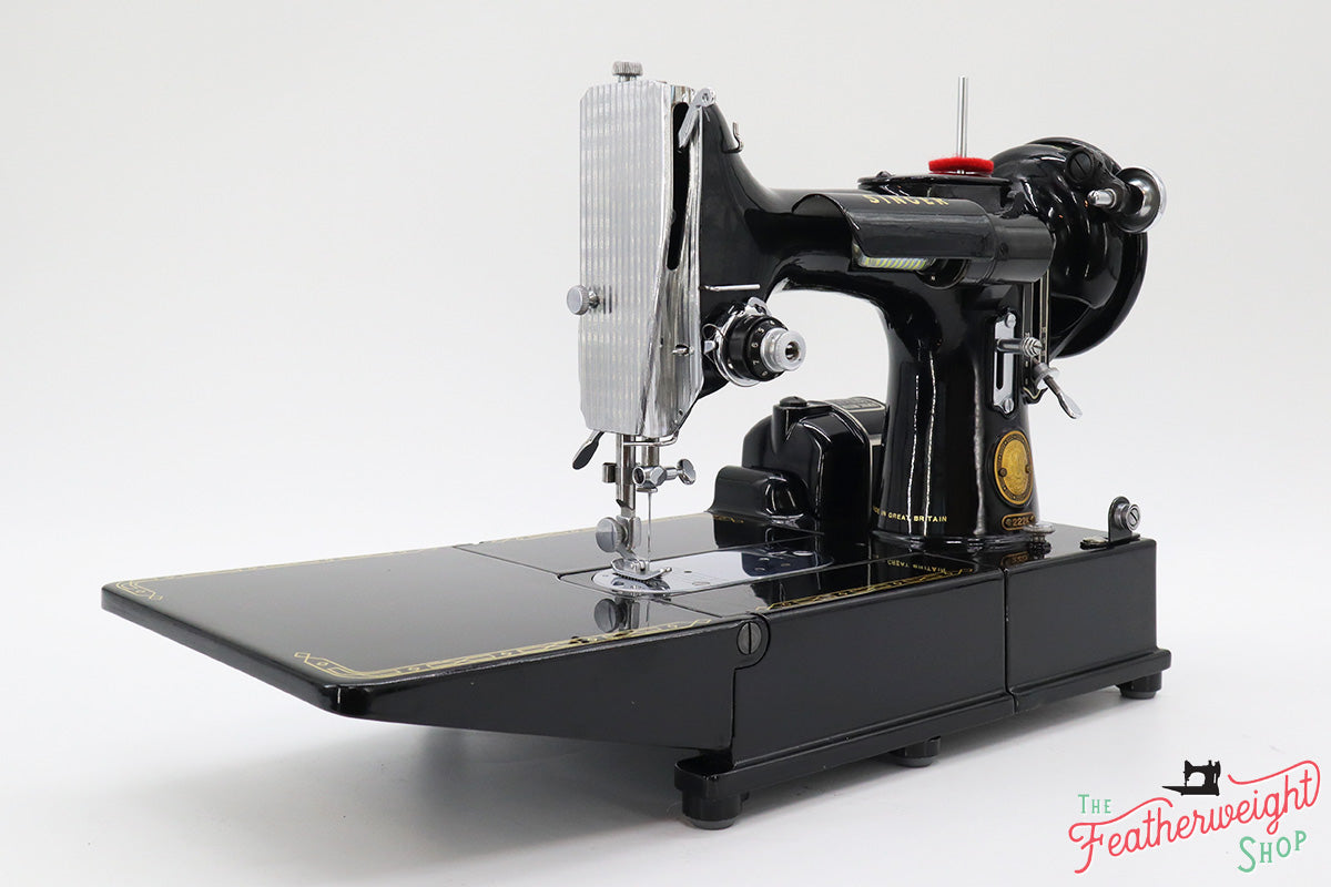 Singer Featherweight 222K Sewing Machine EJ618***