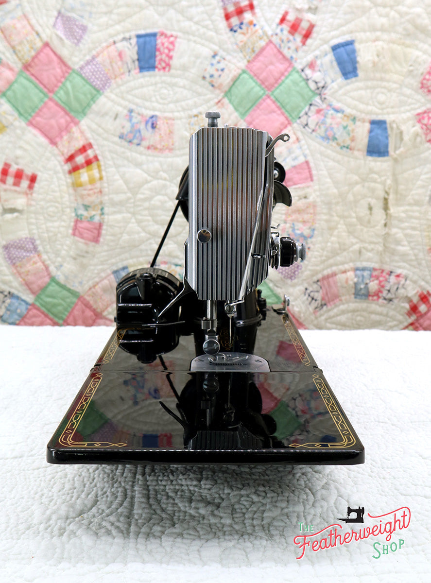 Singer Featherweight 221 Sewing Machine, AM656***