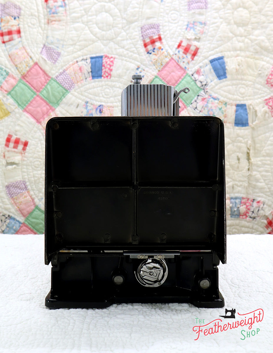 Singer Featherweight 221 Sewing Machine, AM656***