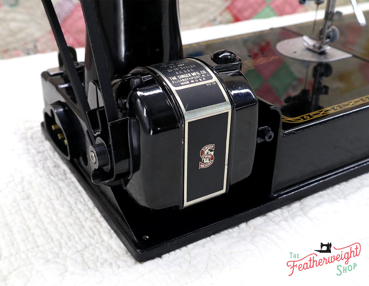 Singer Featherweight 221 Sewing Machine, AM656***