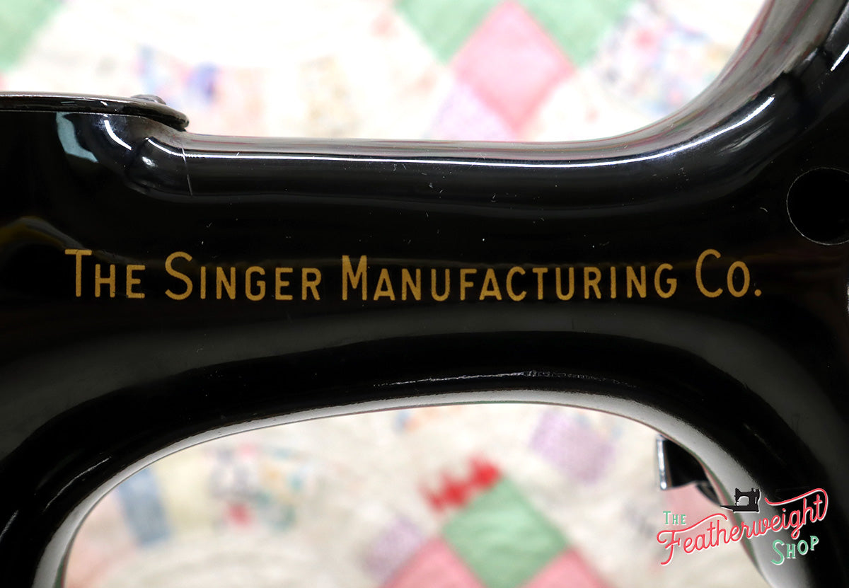 Singer Featherweight 221 Sewing Machine, AM656***
