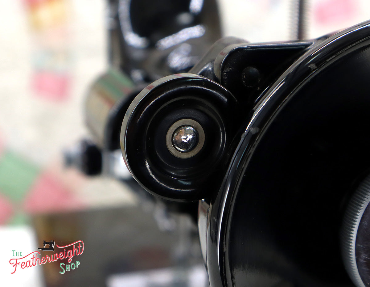 Singer Featherweight 221 Sewing Machine, AM656***