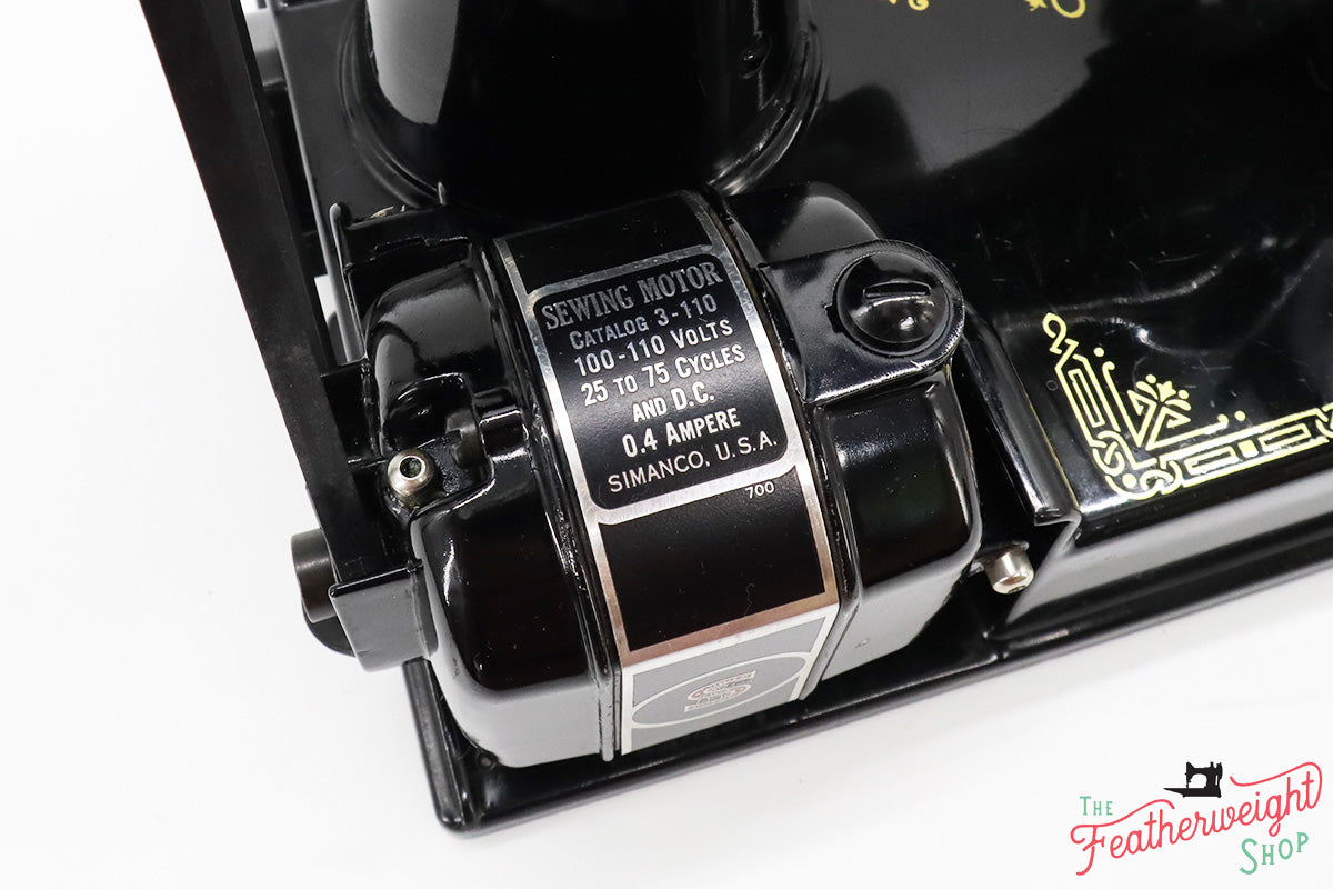 Singer Featherweight 221 Sewing Machine, 1936 AE063***