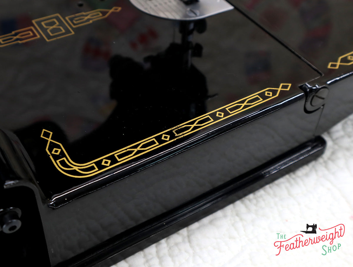 Singer Featherweight 221 Sewing Machine, AM656***