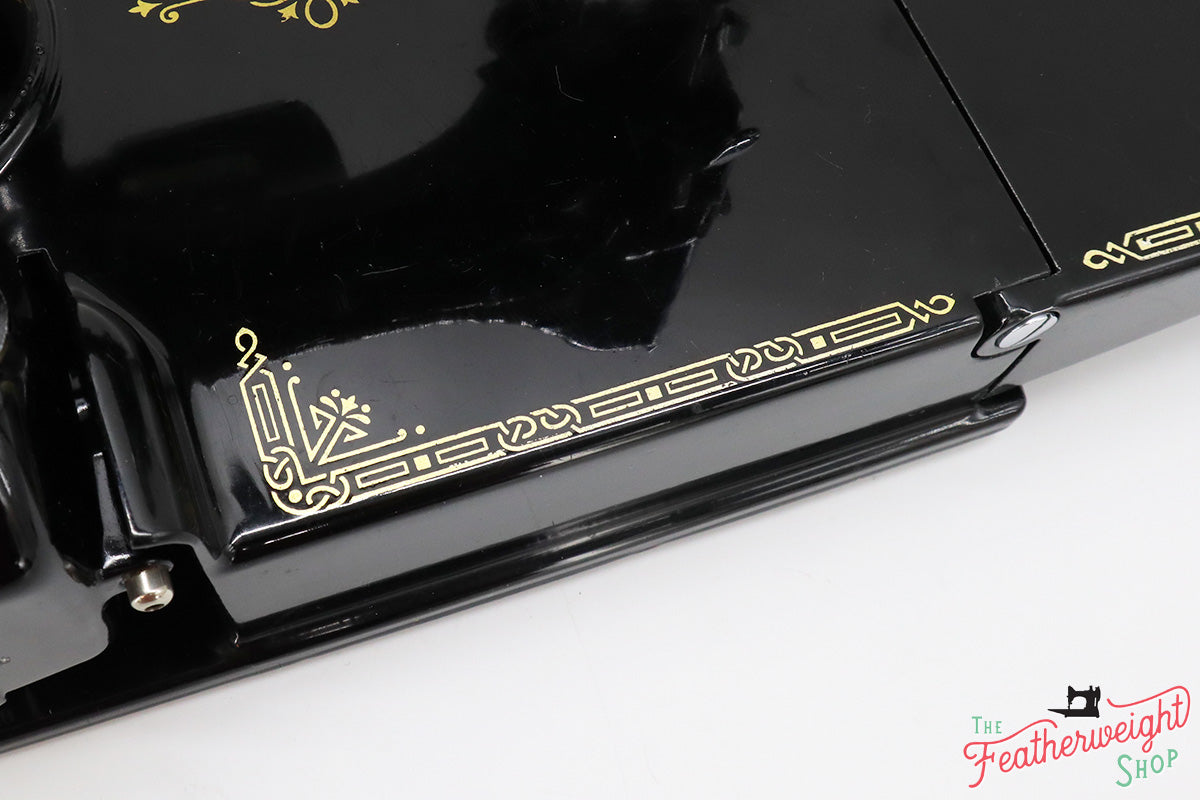 Singer Featherweight 221 Sewing Machine, 1936 AE063***