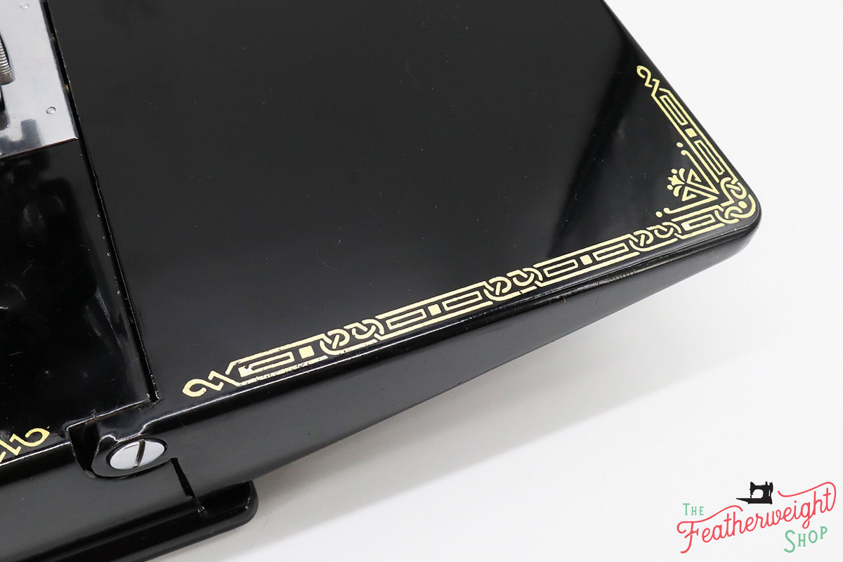 Singer Featherweight 221 Sewing Machine, 1936 AE063***