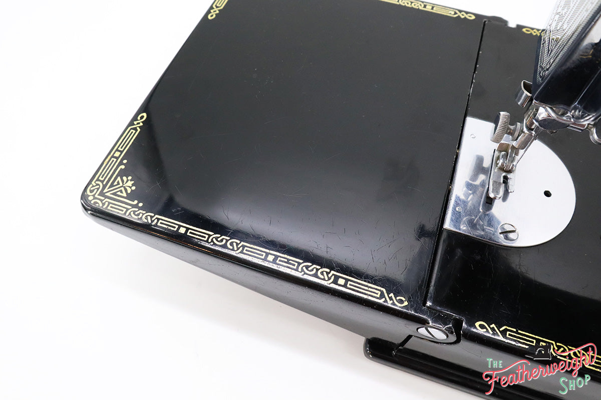 Singer Featherweight 221 Sewing Machine, 1936 AE063***